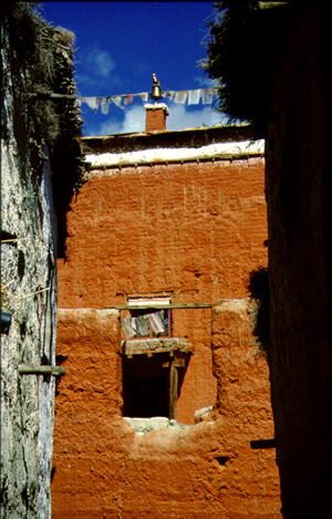 chortens looking NW, Lo Manthan, Mustang